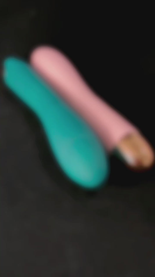 VIBRADOR LUST CON ROTACION RECARGABLE ROSADO